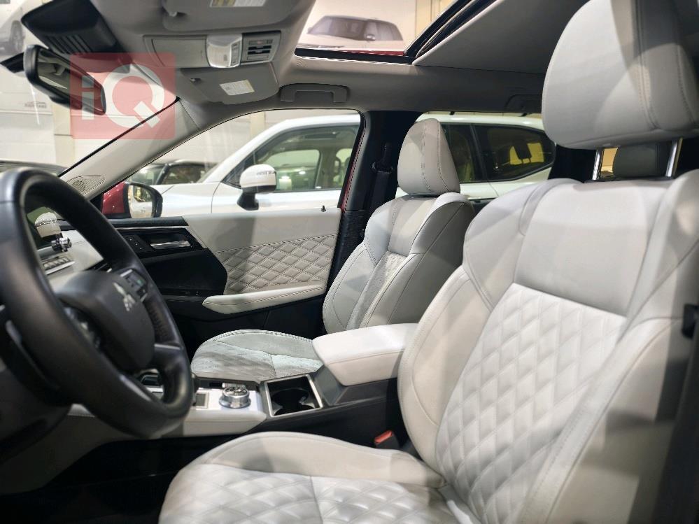 ميتسوبيشي اوتلاندر